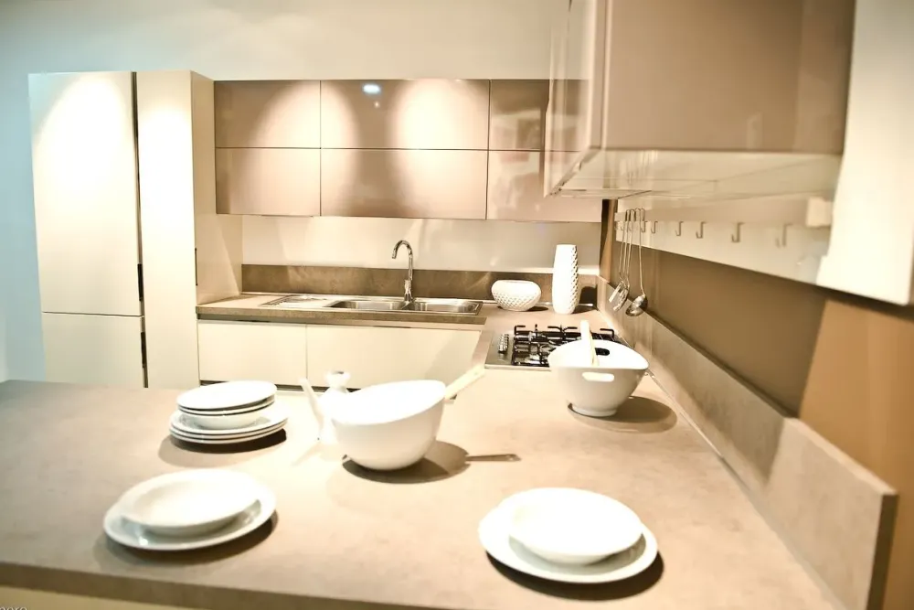 Cucina con penisola in polimerico a prezzo ribassato 50%^Veneta Cucine Online