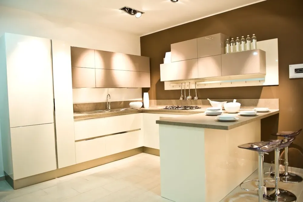 Cucina con penisola in polimerico a prezzo ribassato 50%^Veneta Cucine Online