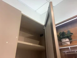 Cucina con penisola in vetro modello Riflex ad un prezzo riservato^Veneta Cucine Outlet