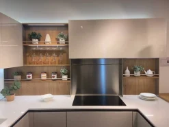 Cucina con penisola in vetro modello Riflex ad un prezzo riservato^Veneta Cucine Outlet