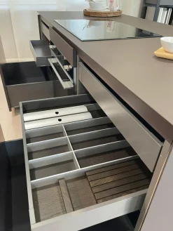 Cucina Cucina obliqua di in offerta -35%^Ernestomeda Clearance