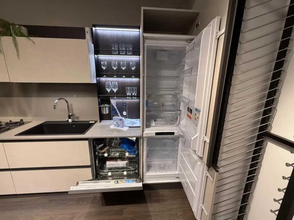 Cucina Cucina q01 con penisola con un ribasso imperdibile^Ar-Due Outlet