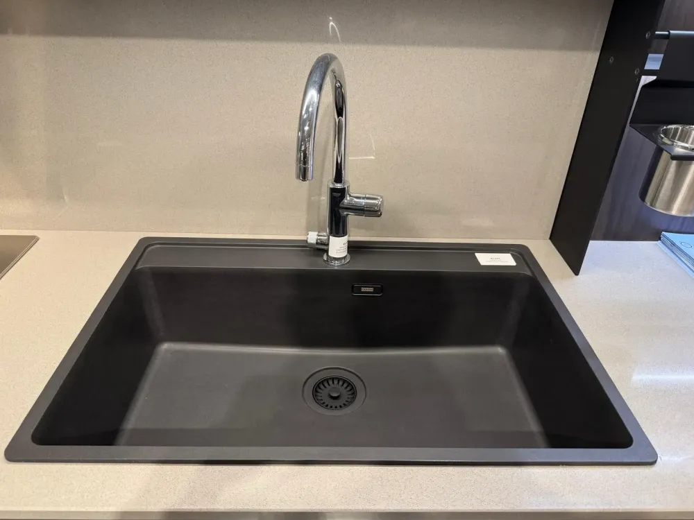 Cucina Cucina q01 con penisola con un ribasso imperdibile^Ar-Due Outlet