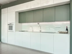 Forma 2000 Cucina Cucina trend verde opaco moderna bianca lineare scontata 40%- Cucine Lineari|Cucine Moderne