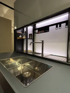 Cucina Cucina genius loci in vitrum  con isola con un ribasso imperdibile^Valcucine Hot