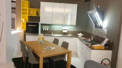 Cucina moderna ad angolo bianca in laccato lucido Bianca laccata^Cucinesse Best