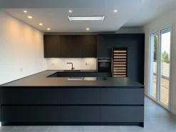 Primopiano Cucine Cucina design antracite con penisola Ingrosso cucine moderne icm23 in Offerta Outlet- Cucine Con Penisola|Cucine Design