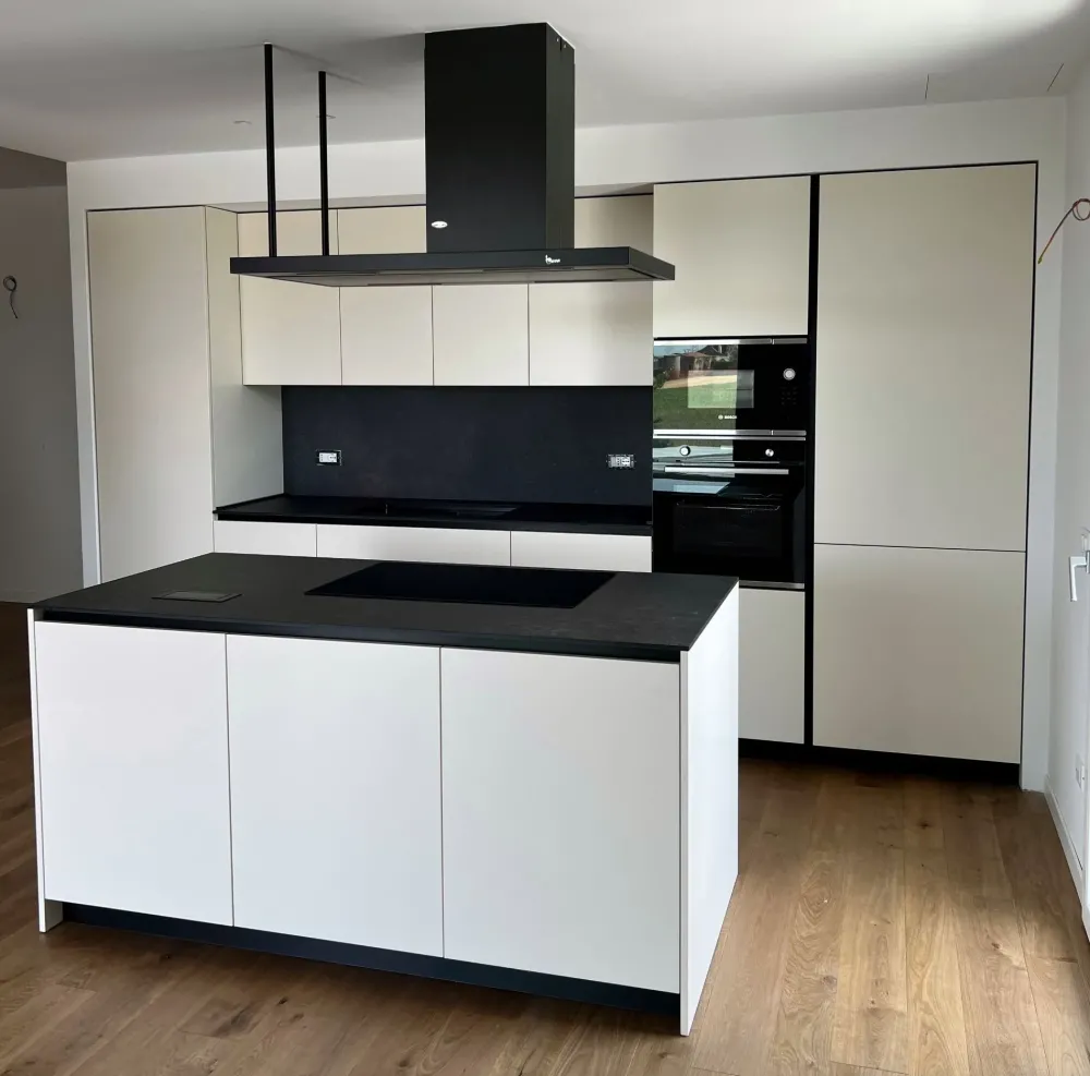 Cucina design bianca ad isola Ingrosso cucine moderne icm69 scontata^Primopiano Cucine