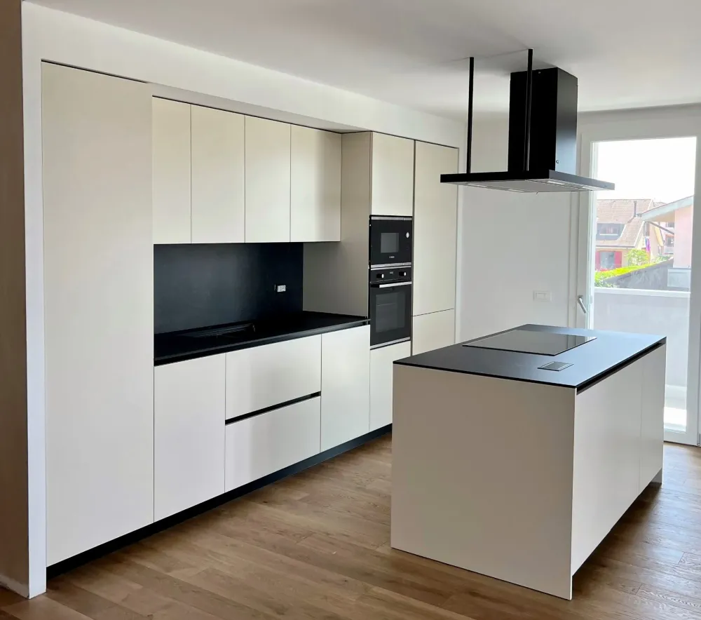 Cucina design bianca ad isola Ingrosso cucine moderne icm69 scontata^Primopiano Cucine