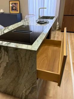 Cucina design con isola Monolith a prezzo scontato^Artigianale Hot