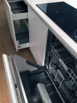 Effe.ti cucine Cucina design Effeti Evoluzione in laccato opaco scontata del 67%- Cucine Ad Isola|Cucine Design