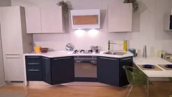 Cucina moderna con penisola grigio in laccato lucido Sfera^Dibiesse Hot