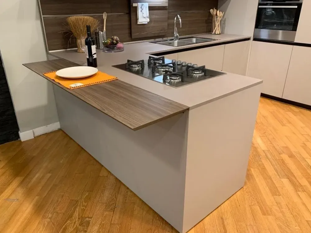 Cucina design con penisola tortora in laccata Lain pro^Euromobil Sale