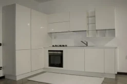 Cucina moderna ad angolo bianca in polimerico lucido Filoescape^Euromobil Online