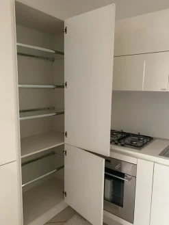Cucina moderna ad angolo bianca in polimerico lucido Filoescape^Euromobil Online