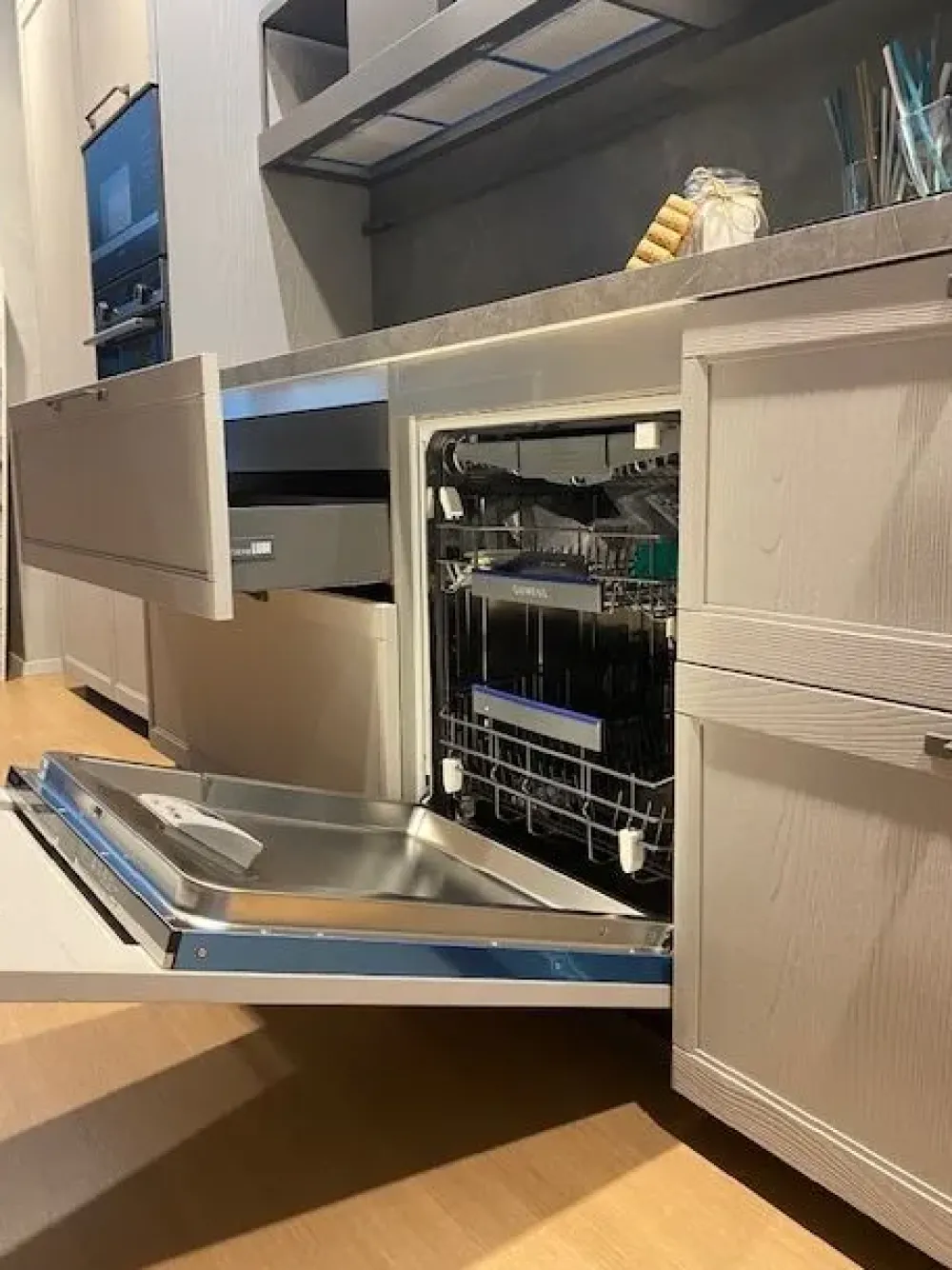 Lube Cucine Cucina Flavour design grigia lineare scontata 43%- Cucine Lineari|Cucine Design