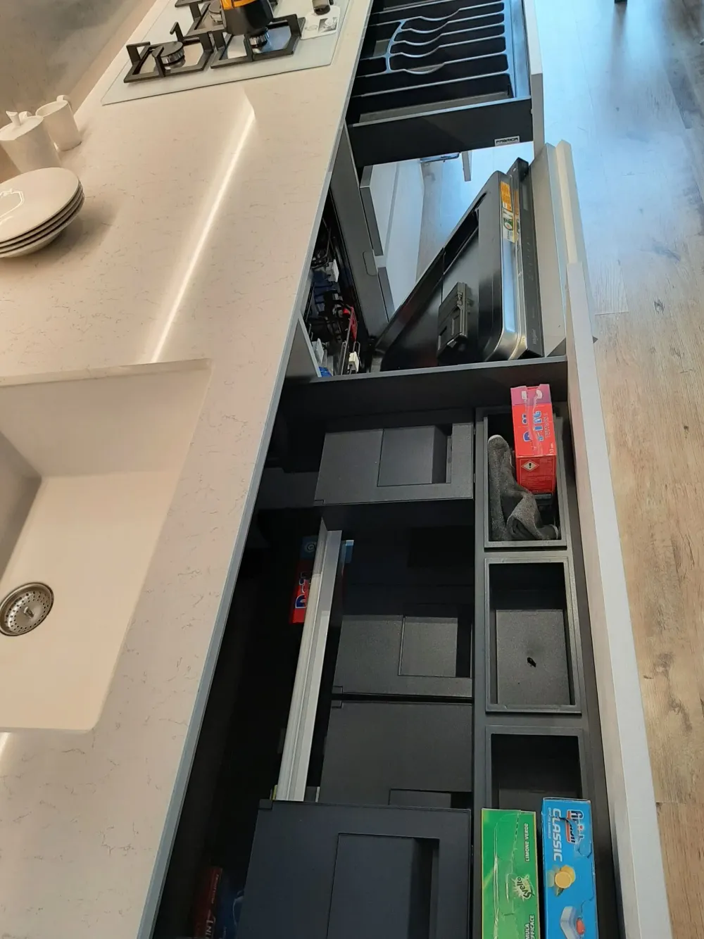 Hot Cucina Frighetto moderna lineare bianca in melaminico Time. Estetica e funzionalità. Cucine Lineari|Cucine Moderne