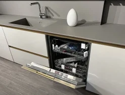 Cucina grigia design con isola Delinea^Scavolini New