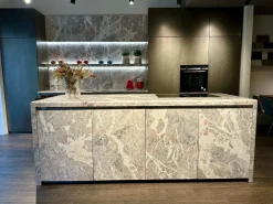 Cucina grigia moderna con isola Corner a soli 38950 Euro^Zampieri Cucine Online