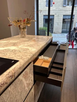 Cucina grigia moderna con isola Corner a soli 38950 Euro^Zampieri Cucine Online