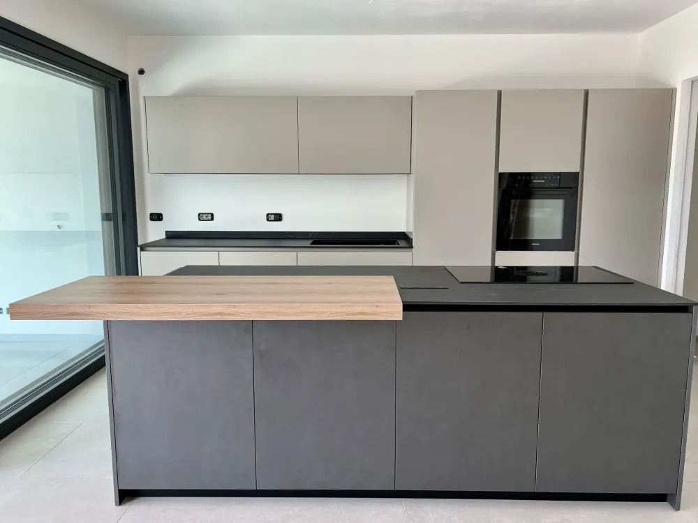 Clearance Cucina grigio design ad isola Ingrosso cucine moderne icm71 in Offerta Outlet Cucine Ad Isola|Cucine Design