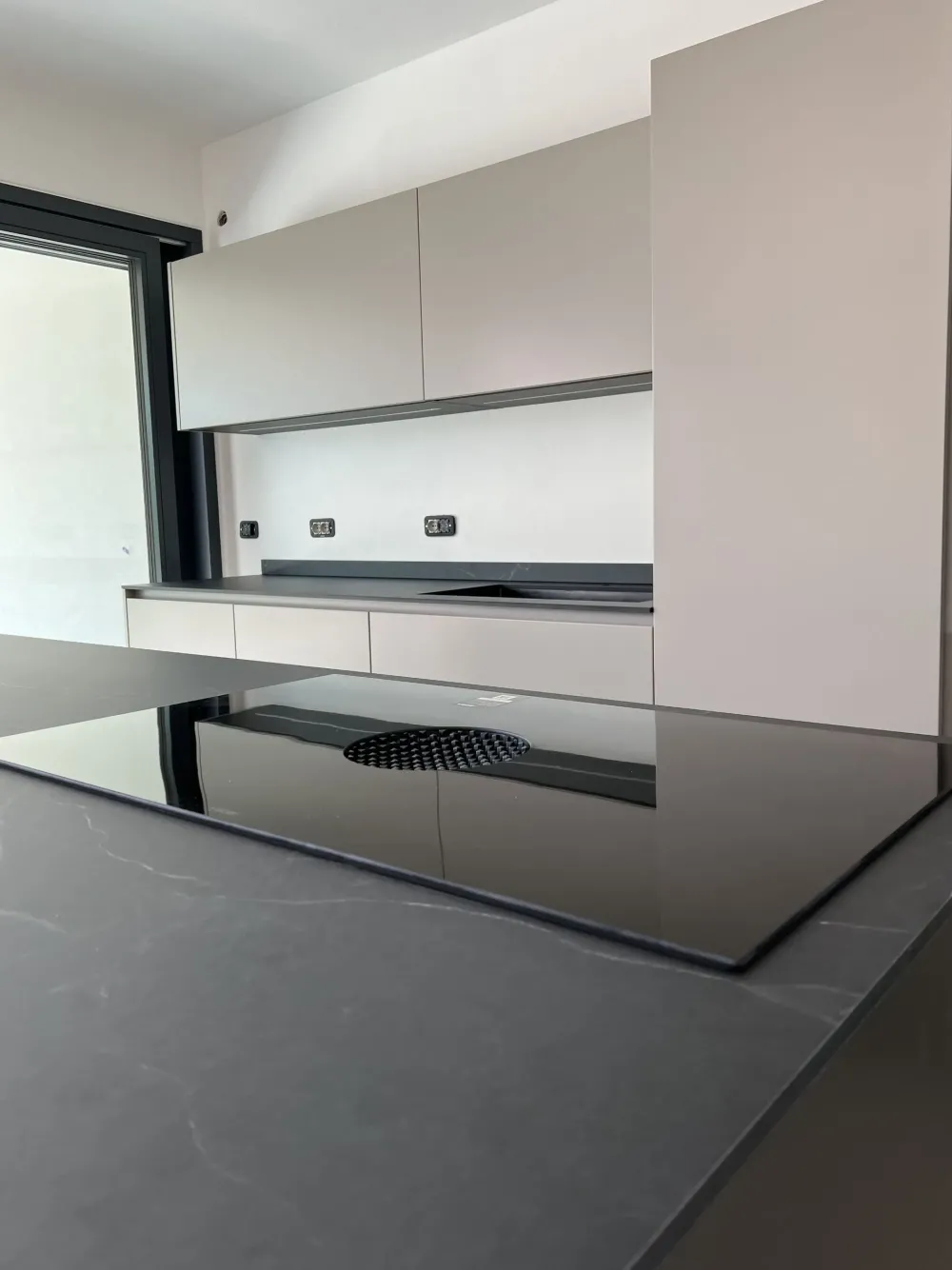 Clearance Cucina grigio design ad isola Ingrosso cucine moderne icm71 in Offerta Outlet Cucine Ad Isola|Cucine Design