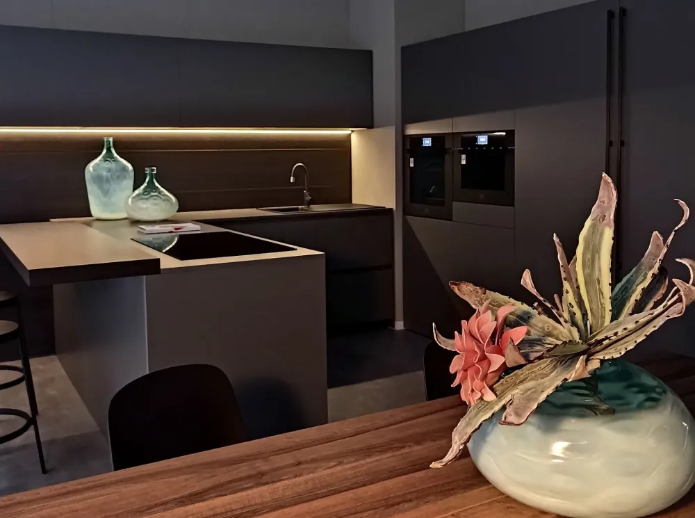 Cucina grigio design con penisola 2.1 gola peltro^Copat cucine Clearance