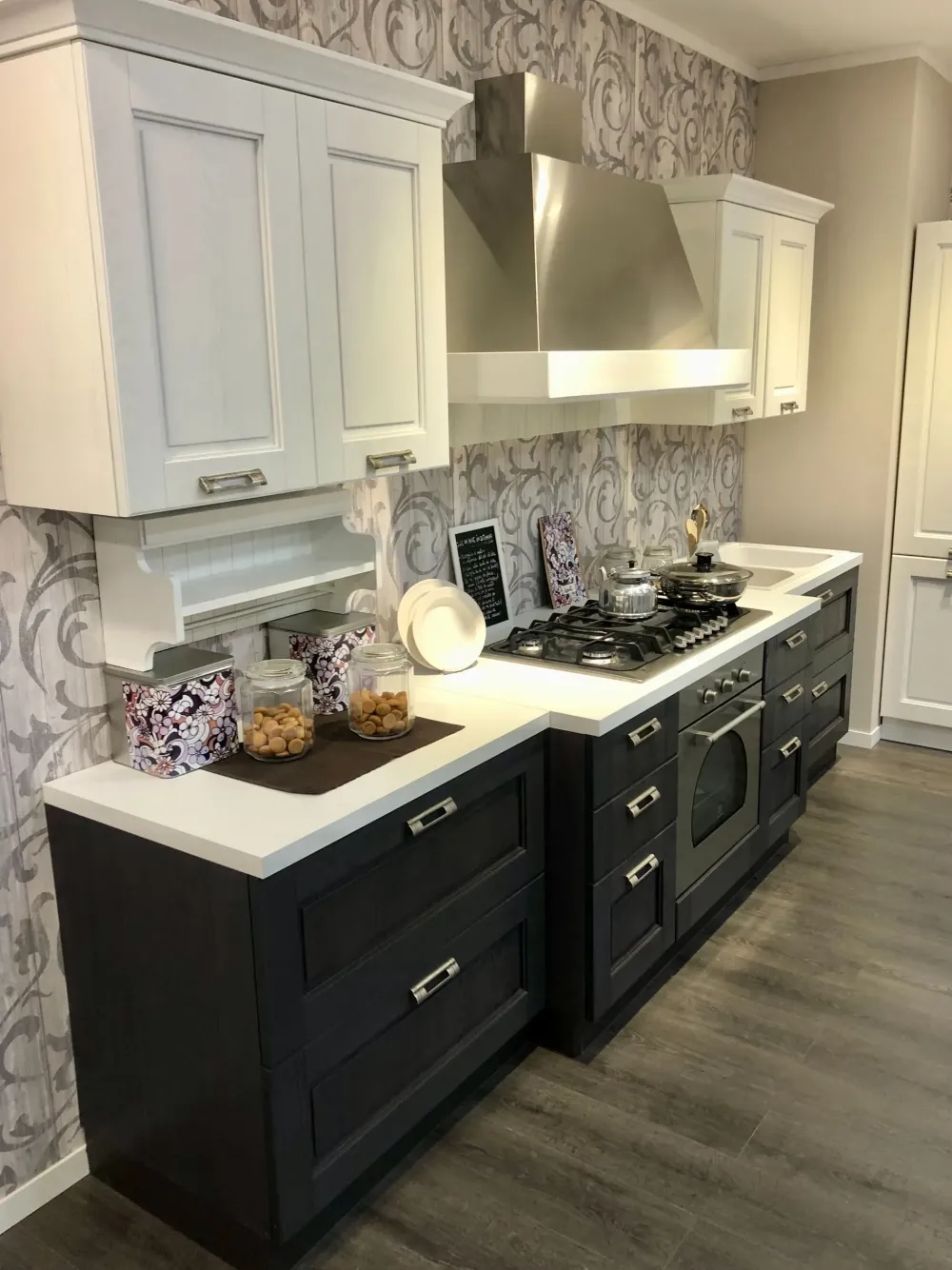 Cucina inglese lineare Aisha a prezzo ribassato^Mobilturi Clearance