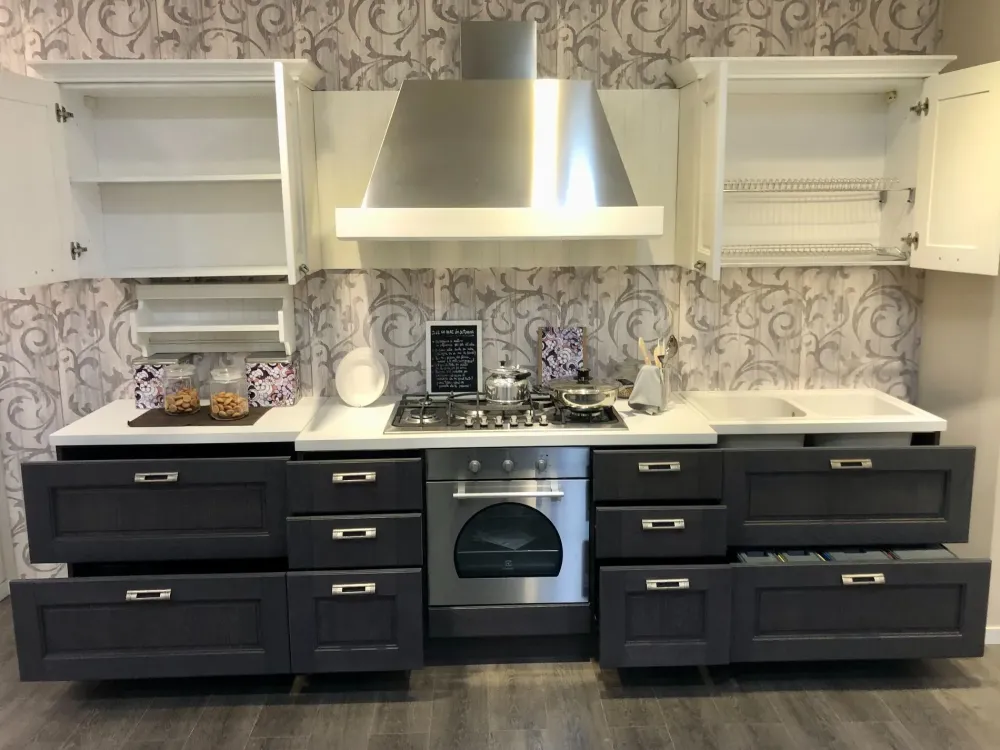 Cucina inglese lineare Aisha a prezzo ribassato^Mobilturi Clearance