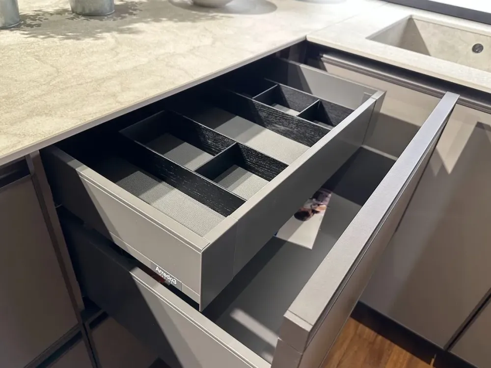 Cucina Kronos con penisola con uno sconto imperdibile^Arredo3 Discount