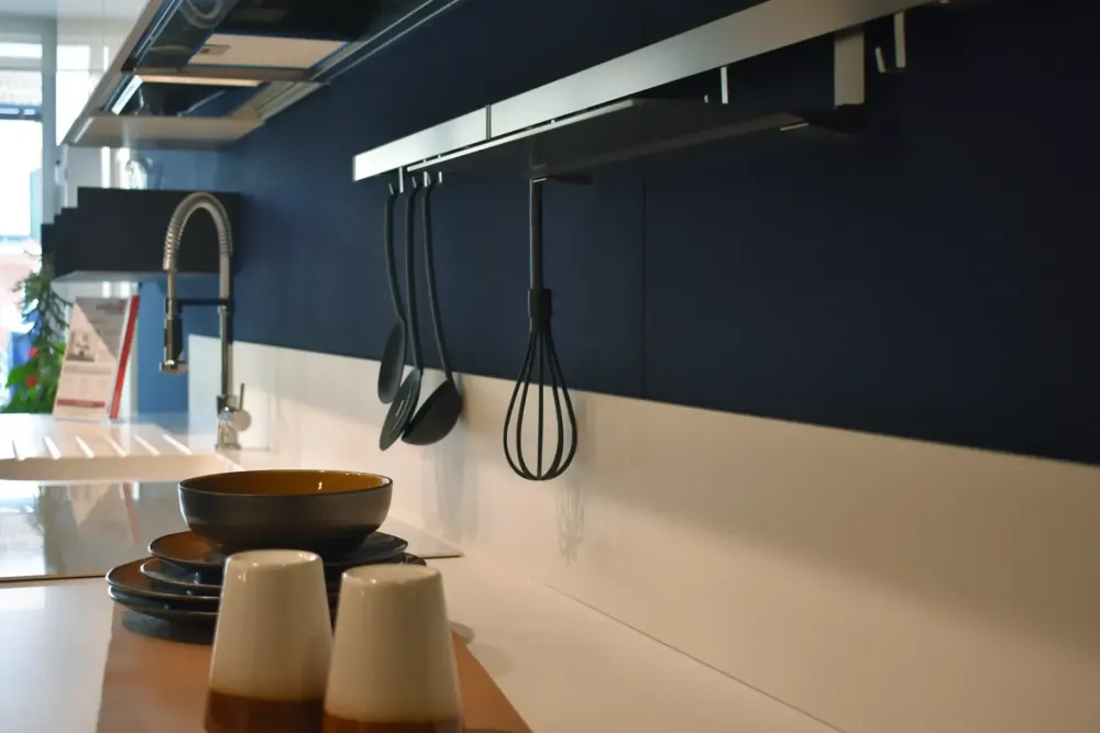 Cucina Liberamente lineare con un ribasso imperdibile^Scavolini