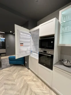 Clearance Cucina lineare in laccata opaco bianca Carattere a prezzo scontato Cucine Lineari|Cucine Moderne