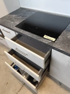 Cucina lineare in laminato materico a prezzo ribassato 52%^Ar-Due Outlet