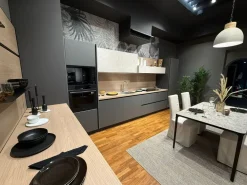 Cucina lineare in laminato materico grigia Young a prezzo scontato Cucine Lineari|Cucine Moderne