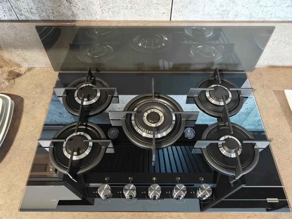 Cucina lineare in laminato materico altri colori Liberamente a prezzo scontato^Scavolini Hot