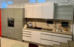 Nobilia Cucina lineare in laminato lucido bianca 808 inox a prezzo ribassato- Cucine Lineari|Cucine Moderne