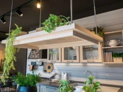 Cucina lineare in legno bianca Provenza a prezzo ribassato^Lube Cucine Hot