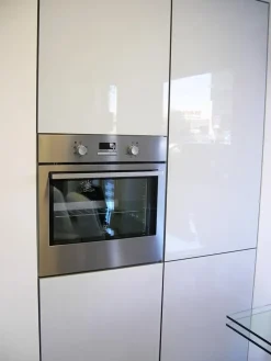 Essebi Cucina lineare in vetro a prezzo scontato 38%- Cucine Lineari|Cucine Moderne