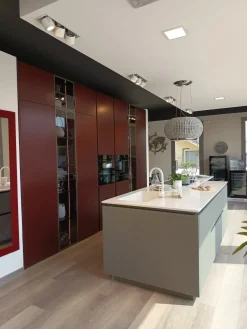 Veneta Cucine Cucina Lounge - riflex moderna rossa con isola scontata 51%- Cucine Ad Isola|Cucine Moderne