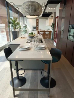 Veneta Cucine Cucina Lounge - riflex moderna rossa con isola scontata 51%- Cucine Ad Isola|Cucine Moderne