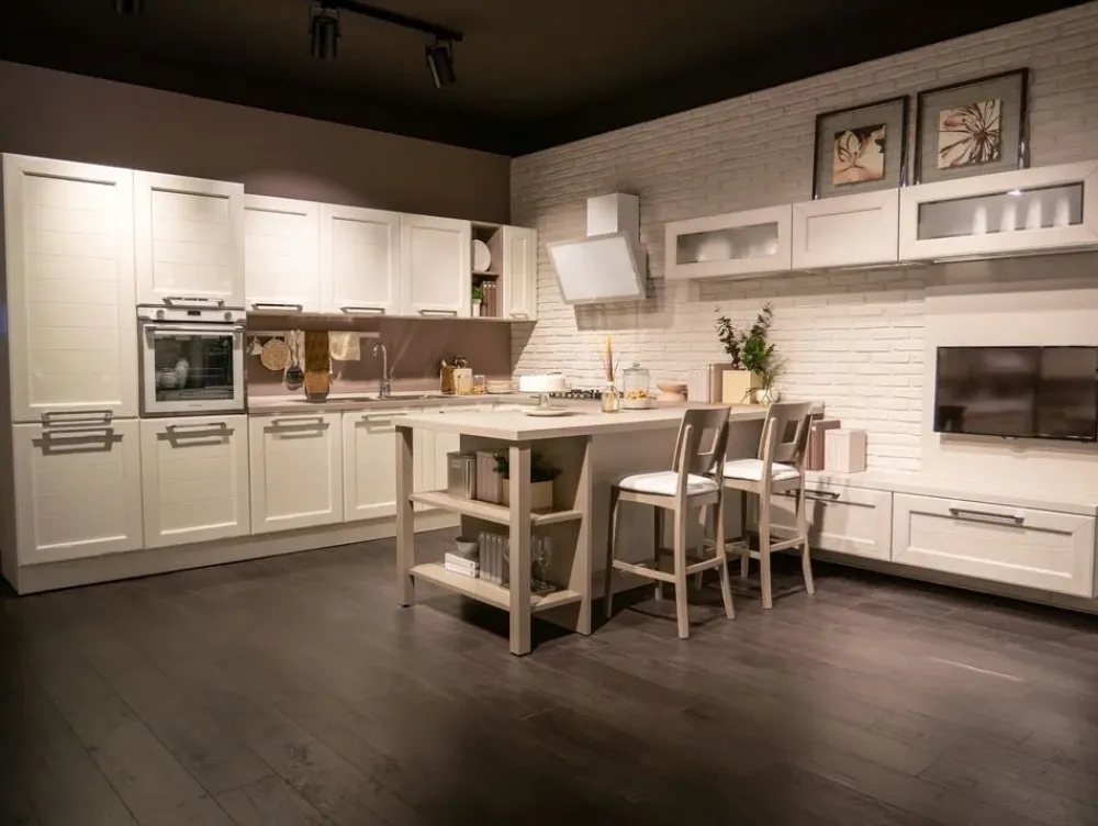 Cucina classica con penisola bianca in legno Claudia^Lube Cucine Online