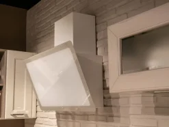 Cucina classica con penisola bianca in legno Claudia^Lube Cucine Online