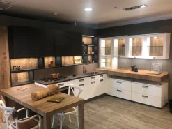 Cucina classica ad angolo bianca in legno Lab 40^Marchi Cucine New