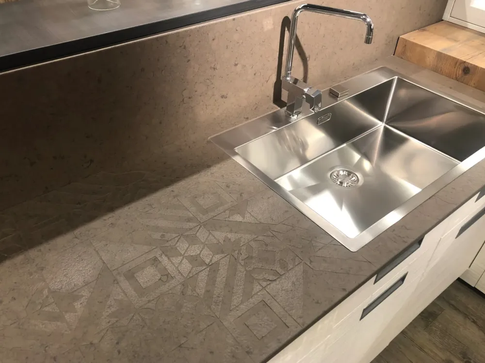 Cucina classica ad angolo bianca in legno Lab 40^Marchi Cucine New