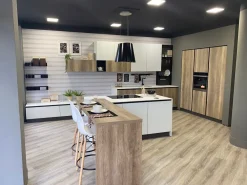 Hot Cucina modello Anta hpl e vetro PREZZO SCONTATO Cucine Ad Isola|Cucine Design