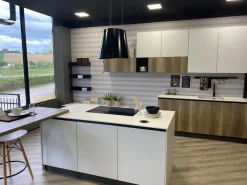 Hot Cucina modello Anta hpl e vetro PREZZO SCONTATO Cucine Ad Isola|Cucine Design