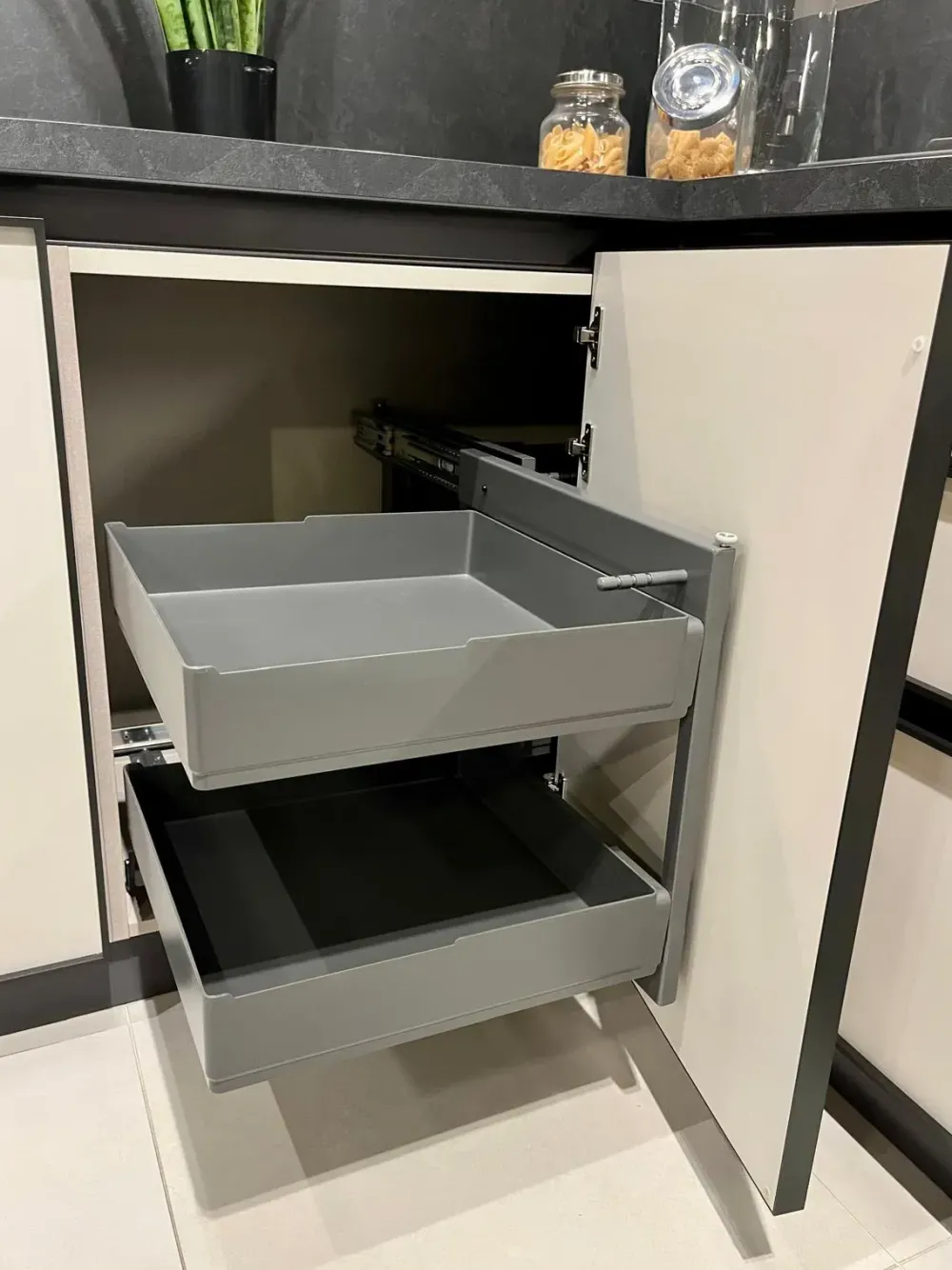 Cucina moderna ad angolo Jeometrica inside a prezzo ribassato^Scavolini New