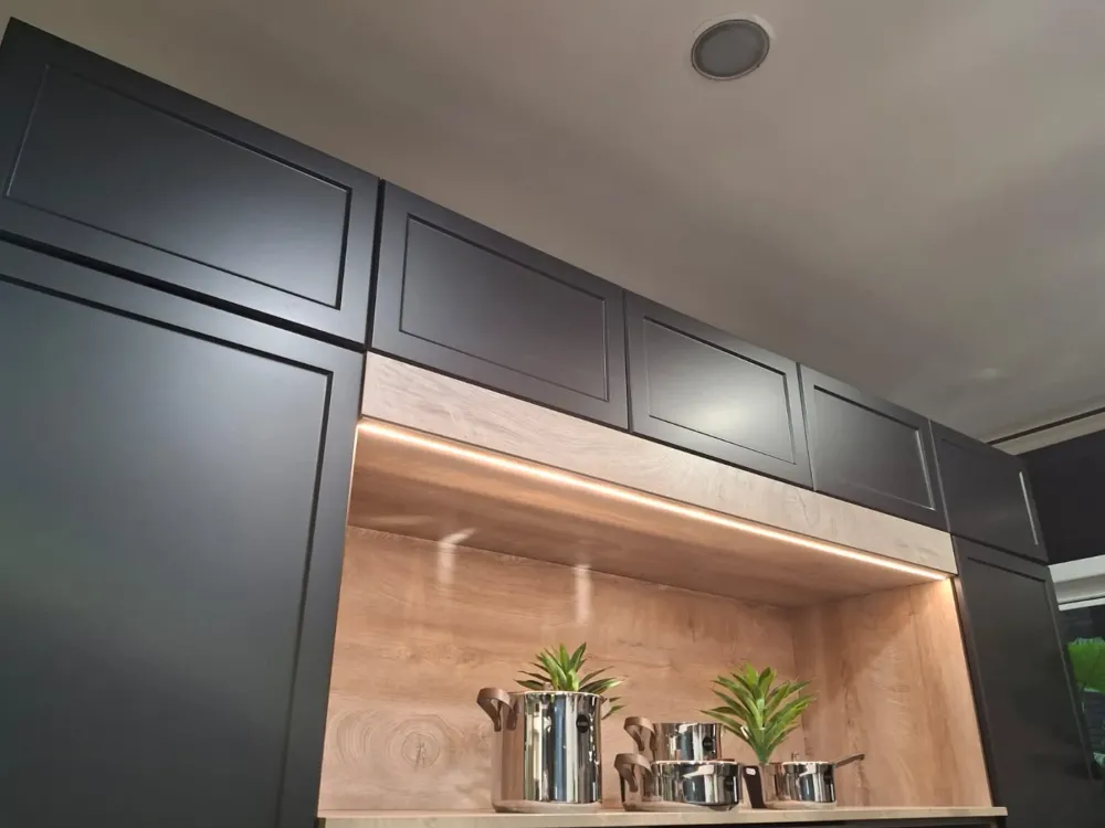 Cucina moderna con isola Giglio expo a prezzo scontato^Pensarecasa Online