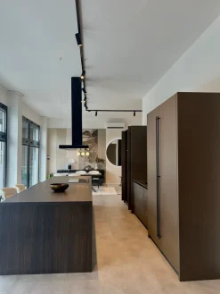 Doimo Cucine Cucina moderna con isola Aspen a prezzo ribassato- Cucine Ad Isola|Cucine Moderne