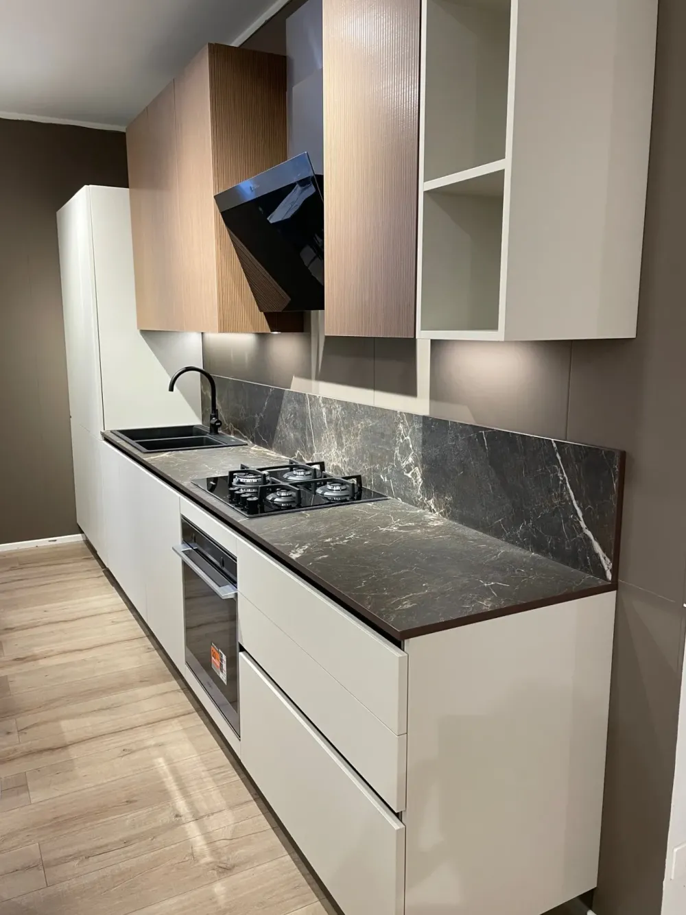 Cucina moderna lineare Cucina modello regola a prezzo scontato^Scavolini Discount